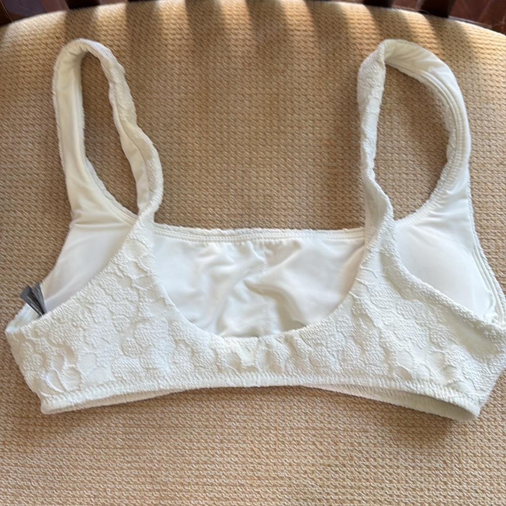 Aerie textured scoop bikini top - Picture 2 of 3